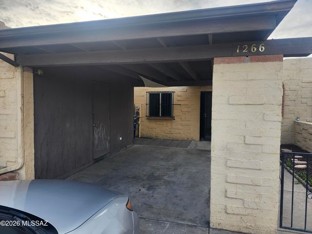 1266 S Sahuara Avenue, Tucson, AZ 85711