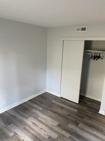 555 N DuPont Ave Apt B39, Madison, TN 37115