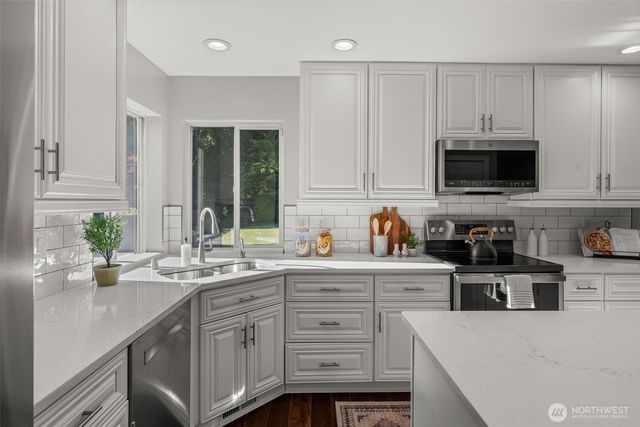 6623 29th Street Ct NW, Gig Harbor, WA 98335