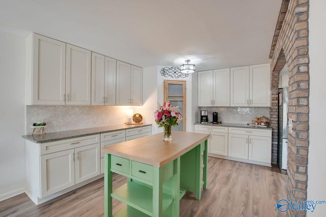 2013 Wrenwood Drive, Huntsville, AL 35803