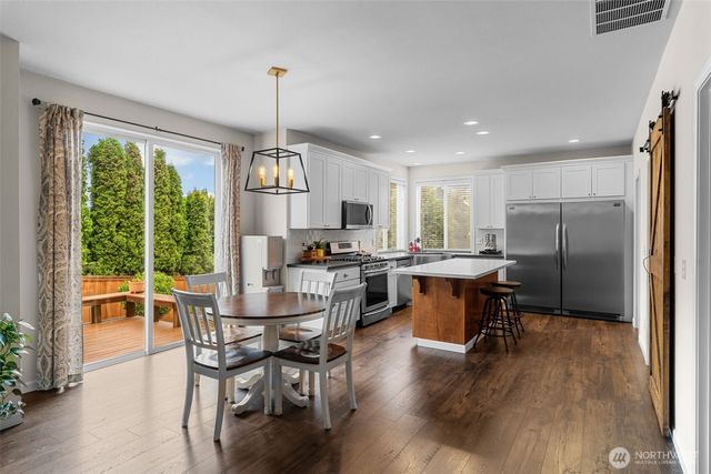 8206 70th Avenue Ct E, Puyallup, WA 98371