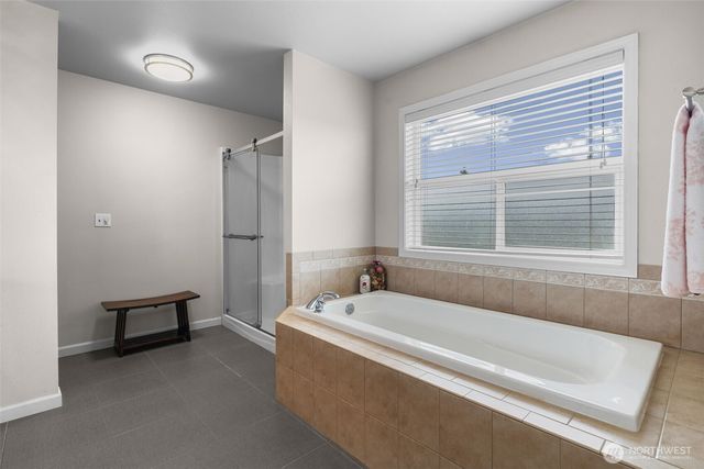 8206 70th Avenue Ct E, Puyallup, WA 98371
