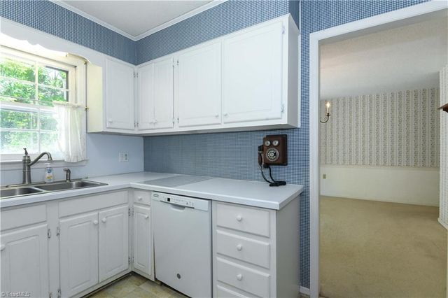 1823 Pope Lane, Kernersville, NC 27284