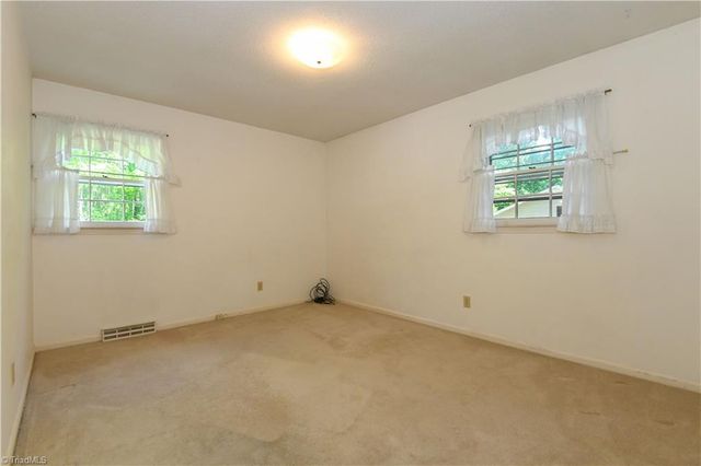 1823 Pope Lane, Kernersville, NC 27284
