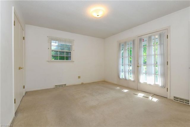 1823 Pope Lane, Kernersville, NC 27284