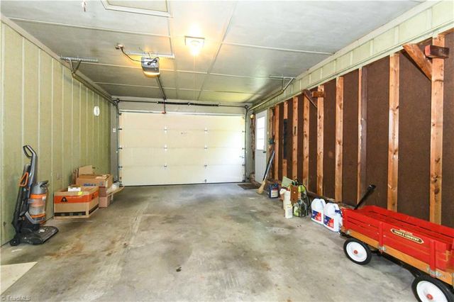 1823 Pope Lane, Kernersville, NC 27284