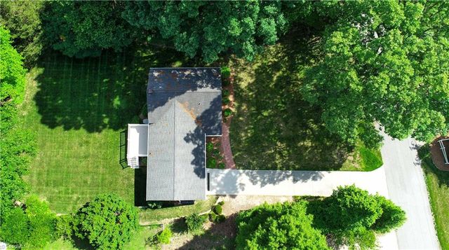 1823 Pope Lane, Kernersville, NC 27284