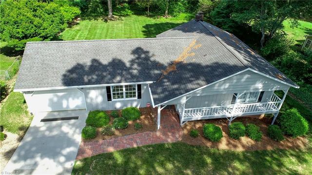 1823 Pope Lane, Kernersville, NC 27284
