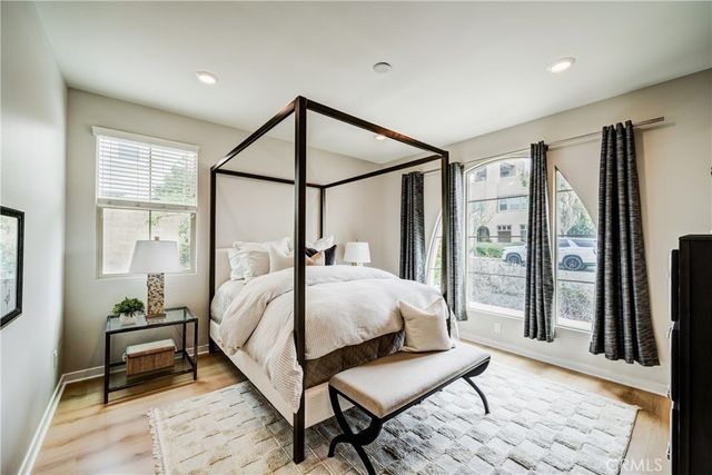 159 Newington, Irvine, CA 92618