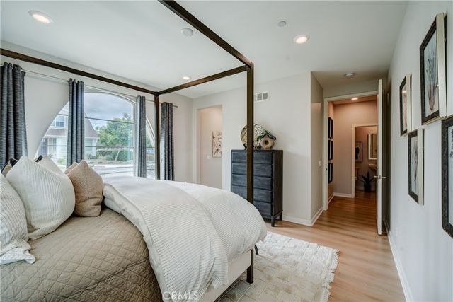 159 Newington, Irvine, CA 92618