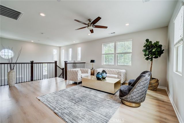 159 Newington, Irvine, CA 92618
