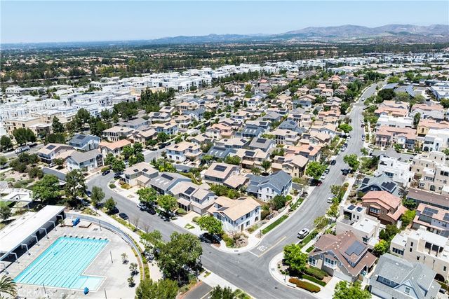 159 Newington, Irvine, CA 92618
