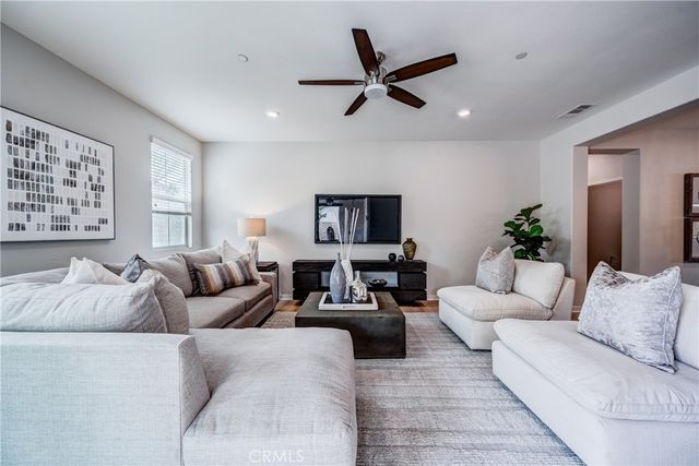 159 Newington, Irvine, CA 92618