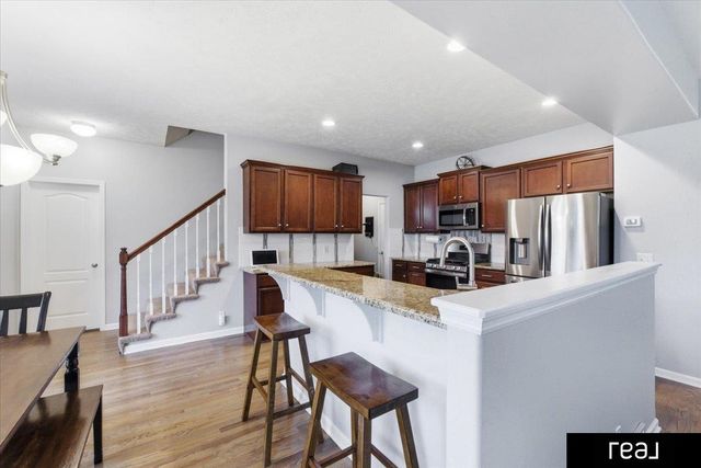15676 King Street, Bennington, NE 68007