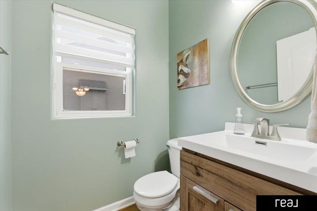 15676 King Street, Bennington, NE 68007