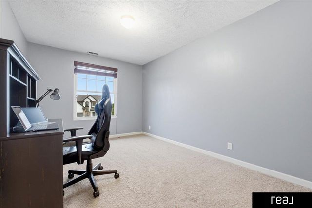 15676 King Street, Bennington, NE 68007