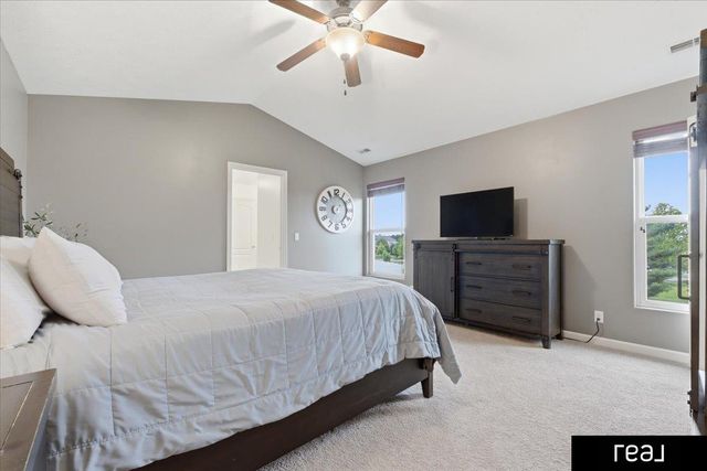 15676 King Street, Bennington, NE 68007