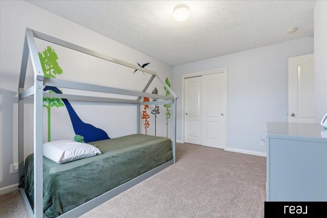 15676 King Street, Bennington, NE 68007