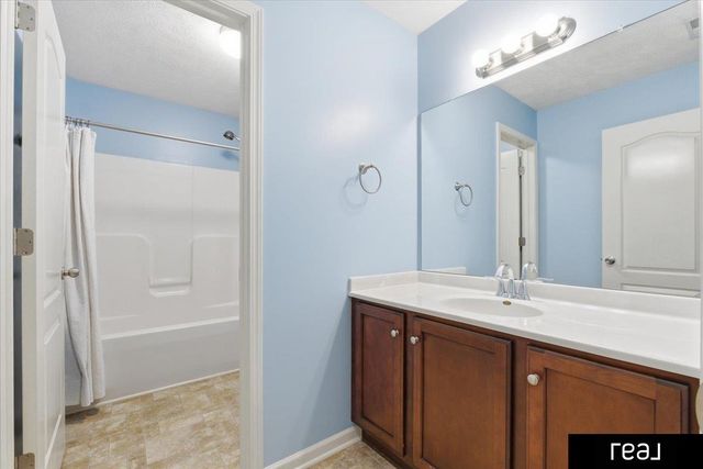 15676 King Street, Bennington, NE 68007
