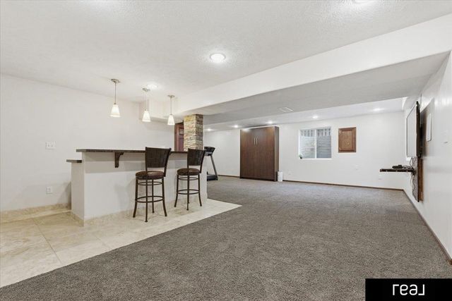 15676 King Street, Bennington, NE 68007