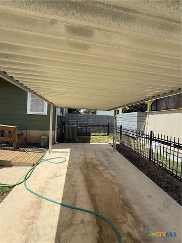 342 S Market Street, New Braunfels, TX 78130