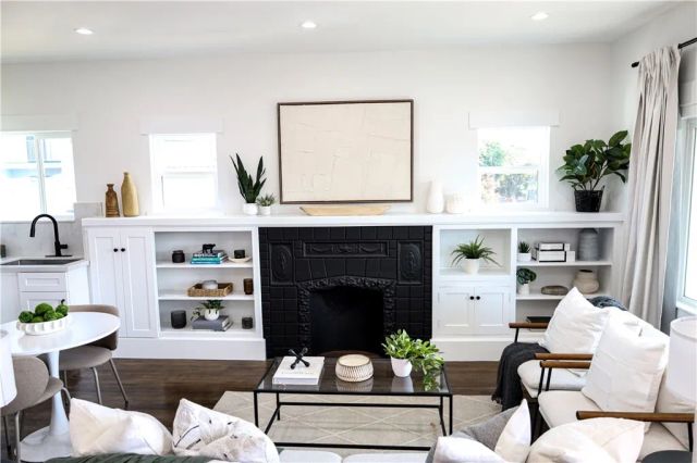 1033 Gladys Ave, Long Beach, CA 90804