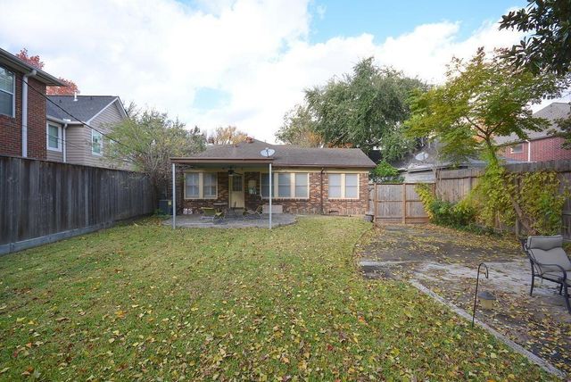 3027 Amherst Street, West University Place, TX 77005
