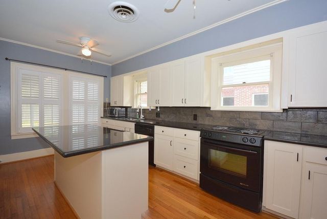 3027 Amherst Street, West University Place, TX 77005