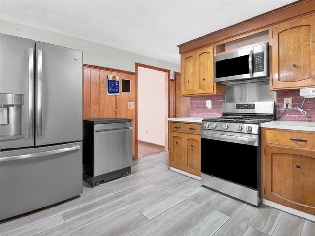 73 Salix Street, Warwick, RI 02889