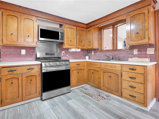 73 Salix Street, Warwick, RI 02889