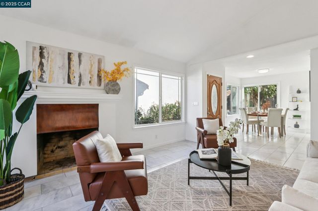 1998 Edgeview Dr, San Jose, CA 95122