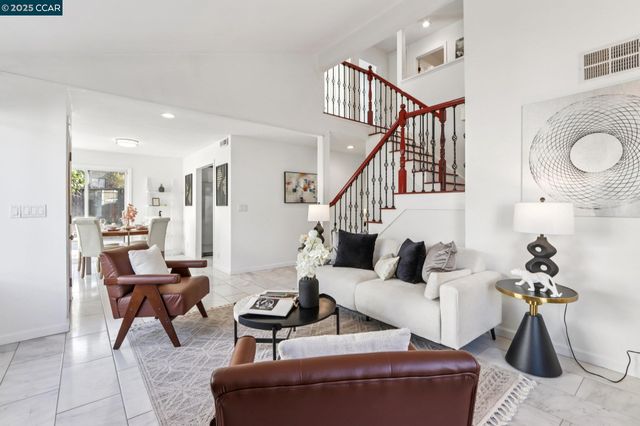 1998 Edgeview Dr, San Jose, CA 95122