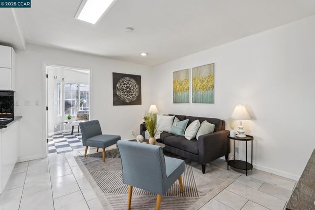 1998 Edgeview Dr, San Jose, CA 95122