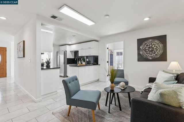 1998 Edgeview Dr, San Jose, CA 95122