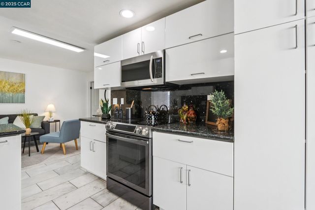 1998 Edgeview Dr, San Jose, CA 95122