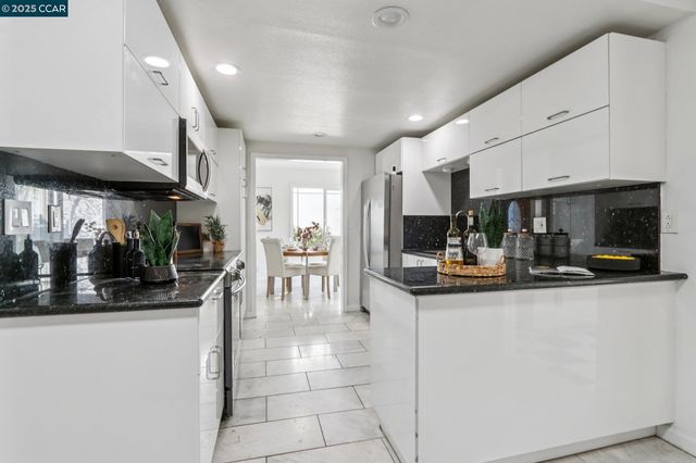 1998 Edgeview Dr, San Jose, CA 95122