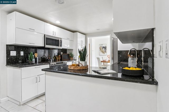 1998 Edgeview Dr, San Jose, CA 95122