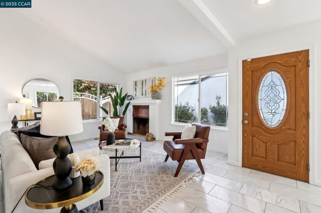 1998 Edgeview Dr, San Jose, CA 95122