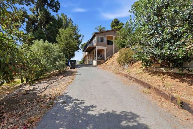 11825 Taia Ln, Lakeside, CA 92040