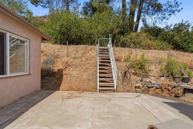 11825 Taia Ln, Lakeside, CA 92040