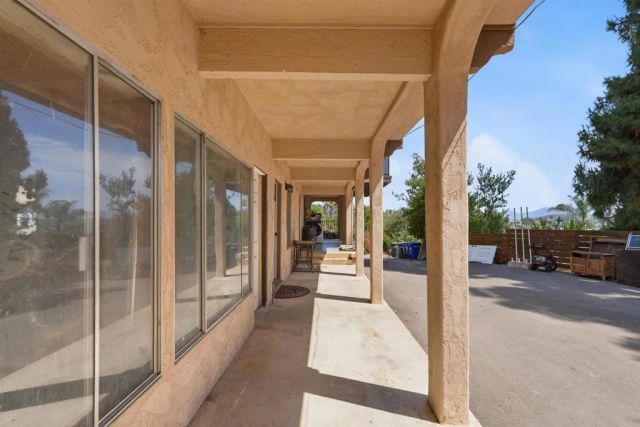 11825 Taia Ln, Lakeside, CA 92040