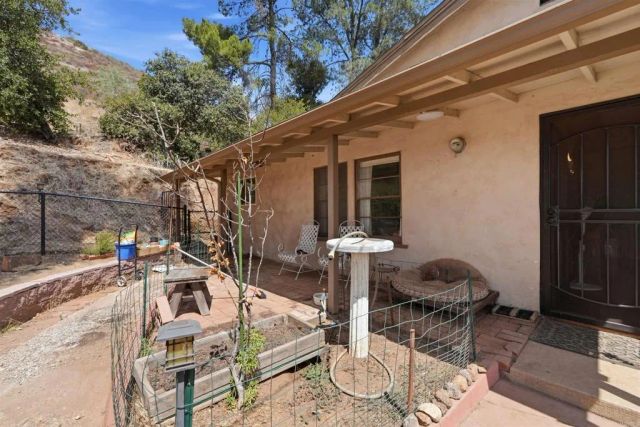 11825 Taia Ln, Lakeside, CA 92040