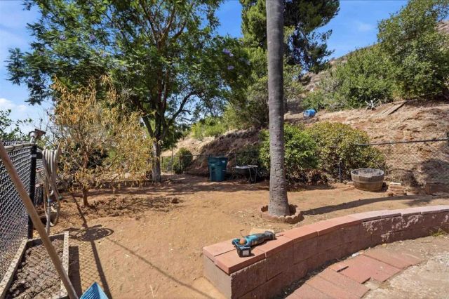 11825 Taia Ln, Lakeside, CA 92040