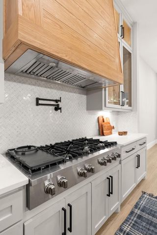 202 Victoria Court, Montgomery, TX 77356