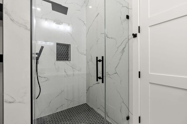 202 Victoria Court, Montgomery, TX 77356