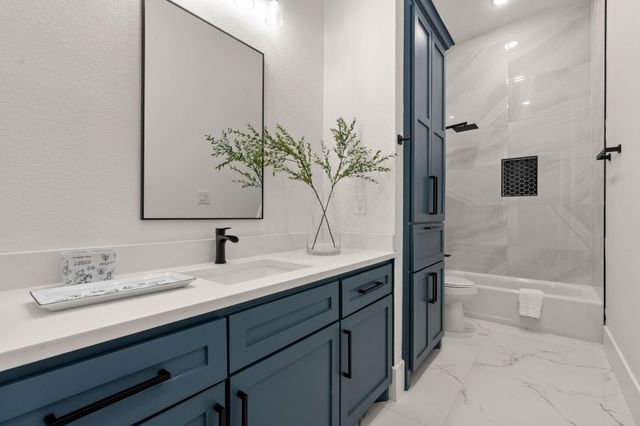 202 Victoria Court, Montgomery, TX 77356