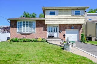 506 Cedarwood Drive, Cedarhurst, NY 11516