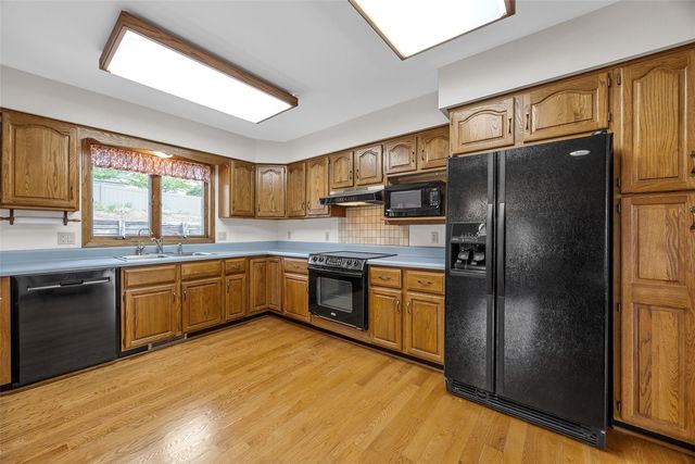 142 Red Fox Rd SE, Cedar Rapids, IA 52403