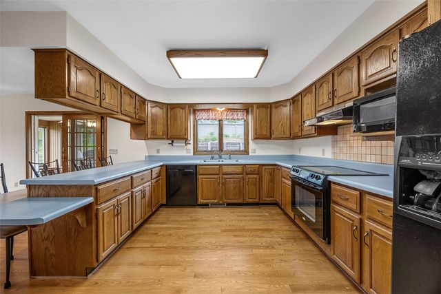 142 Red Fox Rd SE, Cedar Rapids, IA 52403