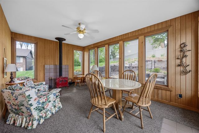 142 Red Fox Rd SE, Cedar Rapids, IA 52403